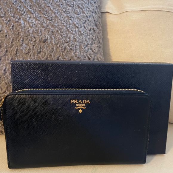 Authentic Prada Wallet - Picture 4 of 6